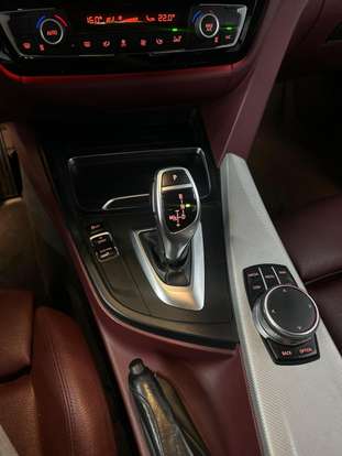 BMW-320i-2017