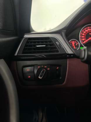 BMW-320i-2017