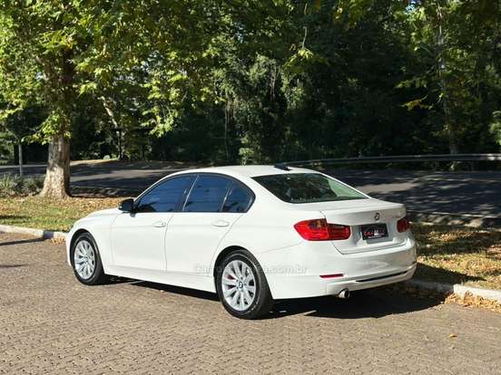 BMW-320i-2013