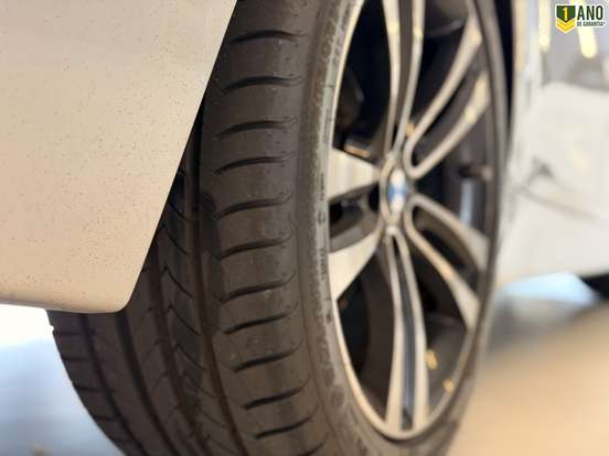 BMW-320i-2018