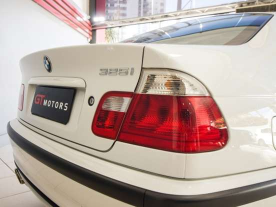 BMW-325i-2.5 SEDAN 24V GASOLINA 4P AUTOMÁTICO BMW-325i-2000
