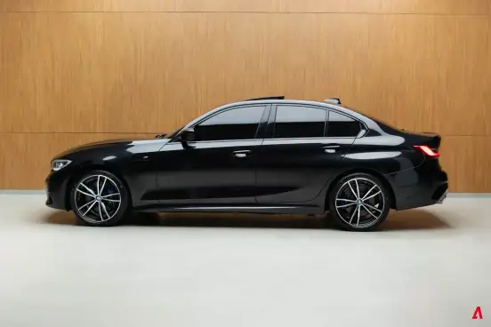 BMW-330e-2021