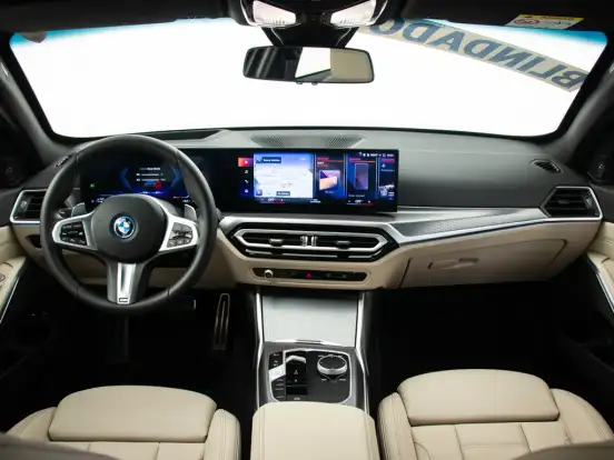 BMW-330e-2.0 16V TURBO HÍBRIDO M SPORT AUTOMÁTICO BMW-330e-2023