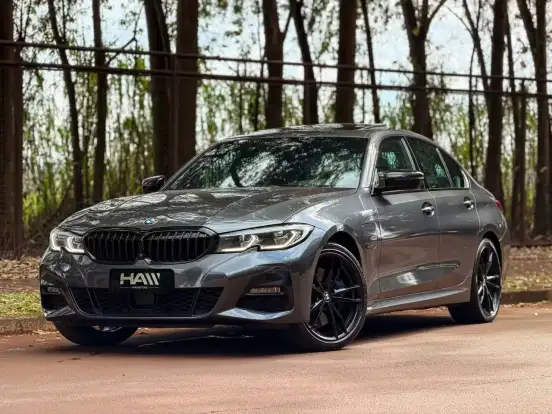 BMW-330e-2020