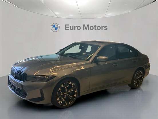 BMW-330e-2026