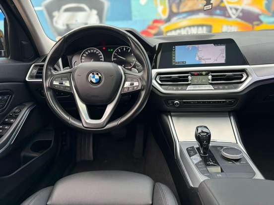 BMW-330i-2019