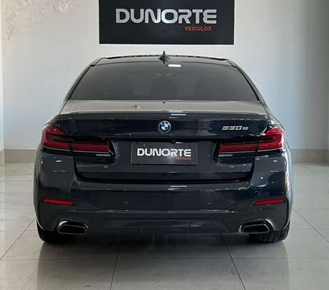 BMW-530e-2022
