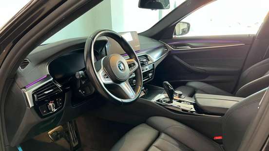 BMW-530e-2022