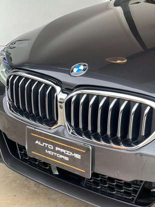 BMW-530e-2021