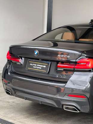 BMW-530e-2021