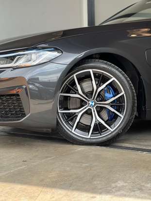 BMW-530e-2021