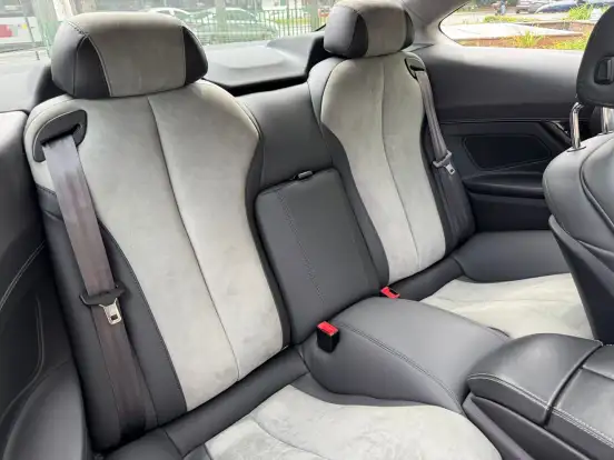 BMW-650i-2011