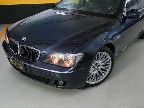 BMW-750i-4.8 SEDAN V8 32V GASOLINA 4P AUTOMÁTICO BMW-750i-2006