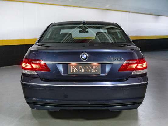 BMW-750i-4.8 SEDAN V8 32V GASOLINA 4P AUTOMÁTICO BMW-750i-2006