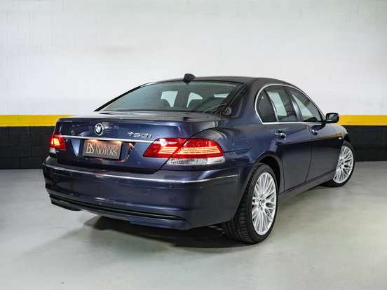 BMW-750i-4.8 SEDAN V8 32V GASOLINA 4P AUTOMÁTICO BMW-750i-2006