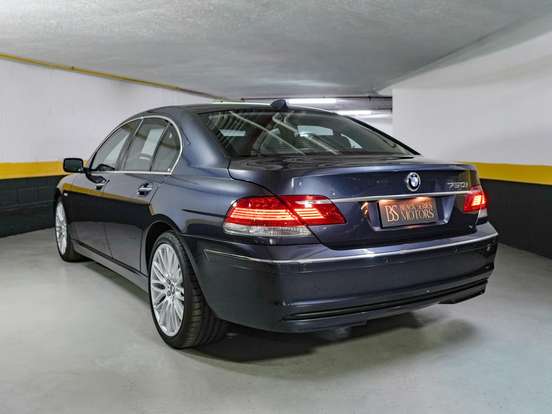 BMW-750i-4.8 SEDAN V8 32V GASOLINA 4P AUTOMÁTICO BMW-750i-2006