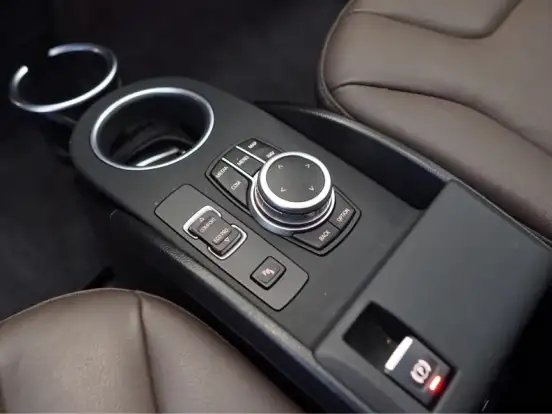 BMW-i3-ELÉTRICO eDRIVE UNIQUE FOREVER AUTOMÁTICO BMW-i3-2022