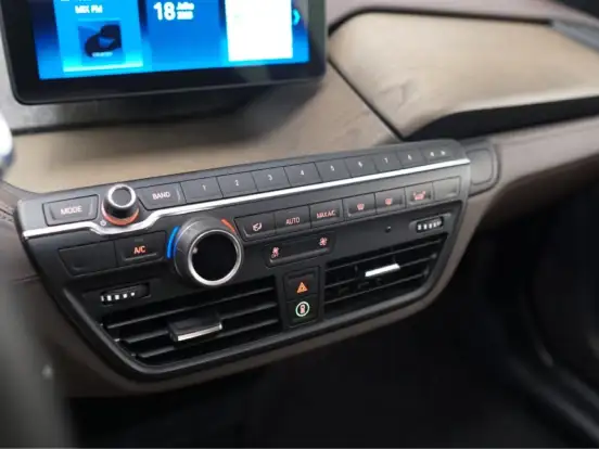 BMW-i3-ELÉTRICO eDRIVE UNIQUE FOREVER AUTOMÁTICO BMW-i3-2022