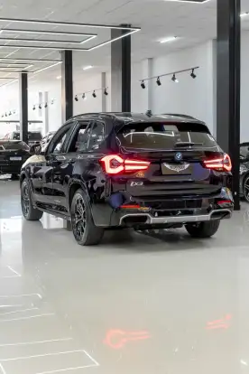 BMW-iX3-2023