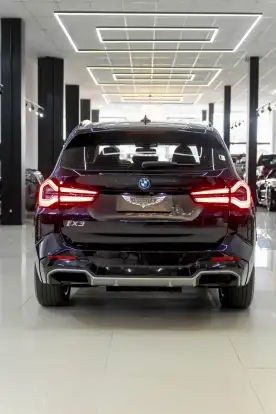 BMW-iX3-2023