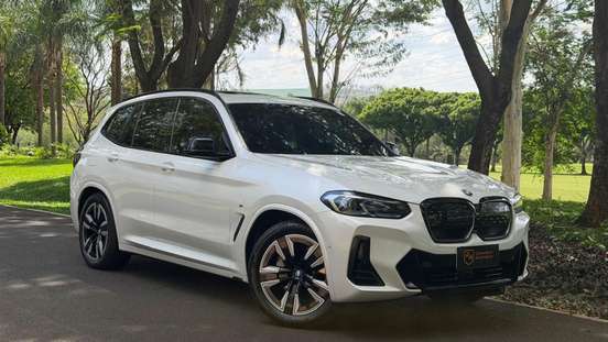 BMW-iX3-2023