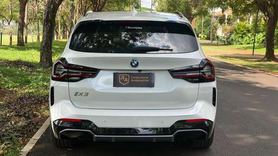 BMW-iX3-2023