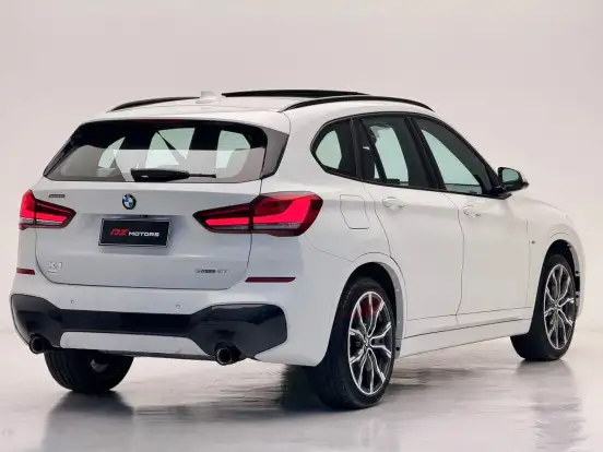 BMW-X1-2022