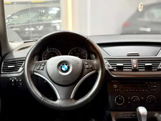 BMW-X1-2.0 16V GASOLINA SDRIVE18I TOP 4P AUTOMÁTICO BMW-X1-2011