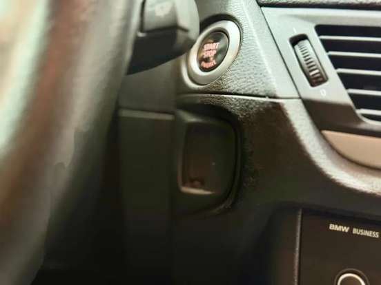 BMW-X1-2011