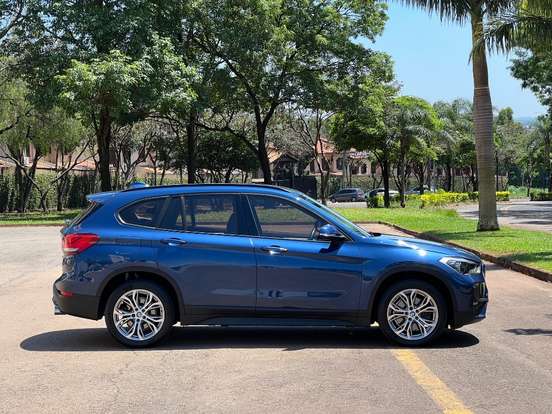 BMW-X1-2021