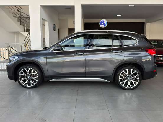 BMW-X1-2.0 16V TURBO ACTIVEFLEX SDRIVE20I X-LINE 4P AUTOMÁTICO BMW-X1-2022