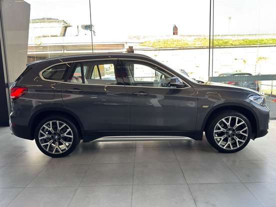 BMW-X1-2.0 16V TURBO ACTIVEFLEX SDRIVE20I X-LINE 4P AUTOMÁTICO BMW-X1-2022