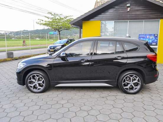 BMW-X1-2.0 16V TURBO ACTIVEFLEX SDRIVE20I X-LINE 4P AUTOMÁTICO BMW-X1-2019