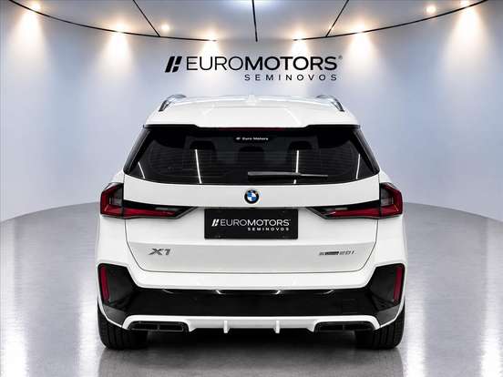 BMW-X1-2024