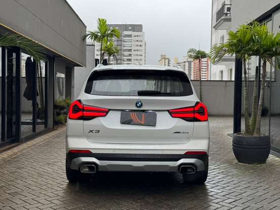 BMW-X3-2022