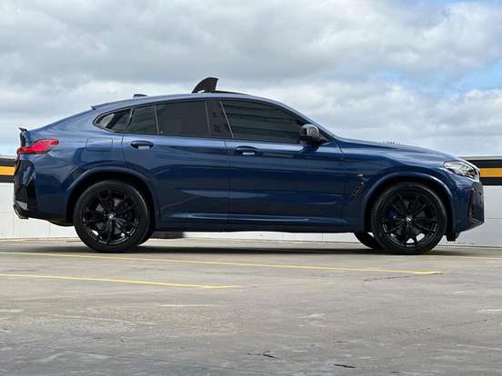BMW-X4-2022