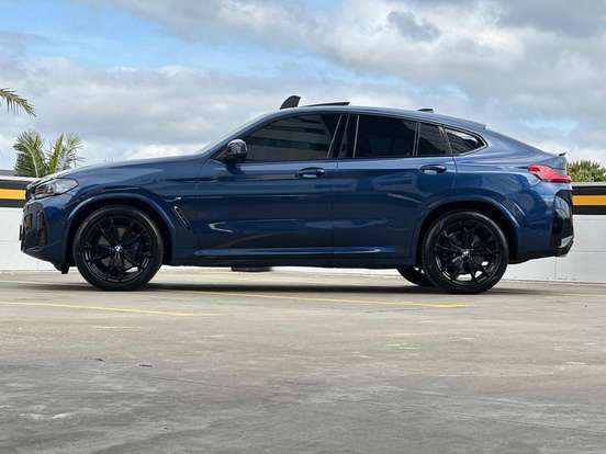 BMW-X4-2022