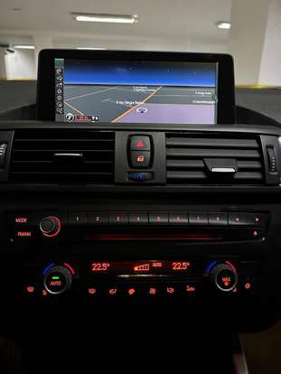 BMW-118i-2012