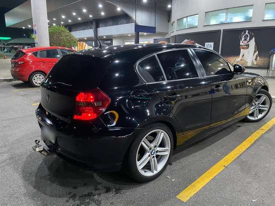 BMW-118i-2011
