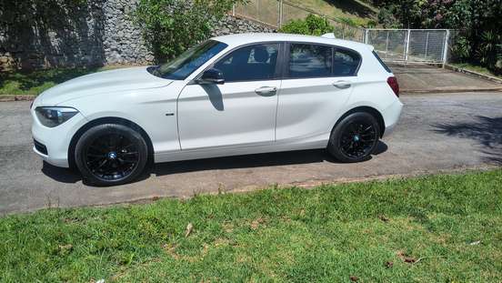 BMW-120i-2015
