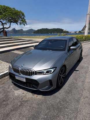 BMW-320i-2022