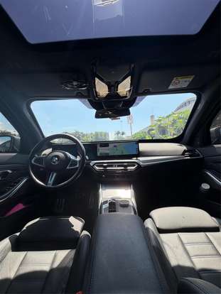 BMW-320i-2022