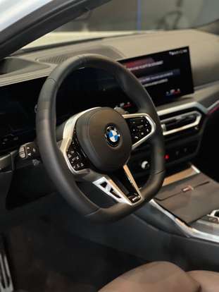 BMW-320i-2023