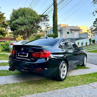 BMW-320i-2013
