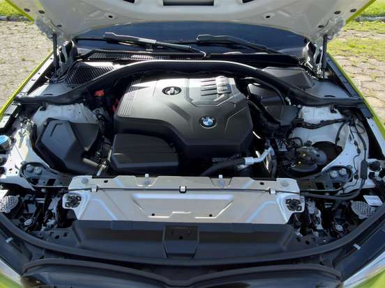 BMW-320i-2.0 16V TURBO GASOLINA M SPORT AUTOMÁTICO BMW-320i-2020