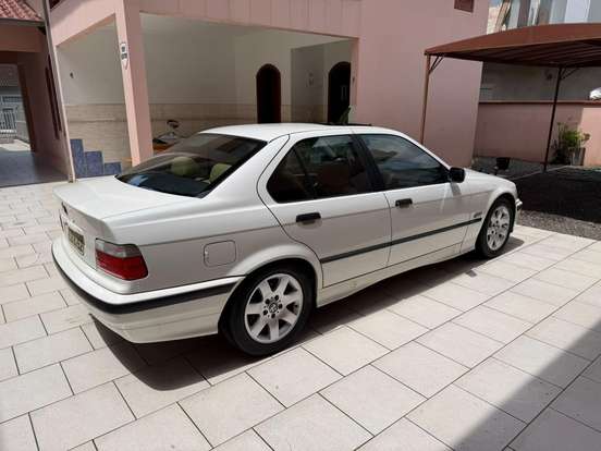 BMW-325i-2.5 SEDAN 24V GASOLINA 4P AUTOMÁTICO BMW-325i-1994