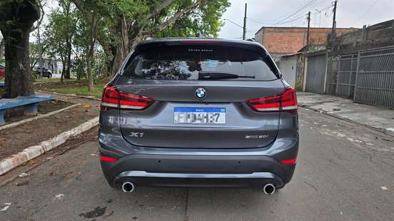 BMW-X1-2021
