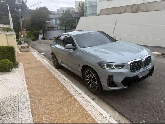 BMW-X4-2024