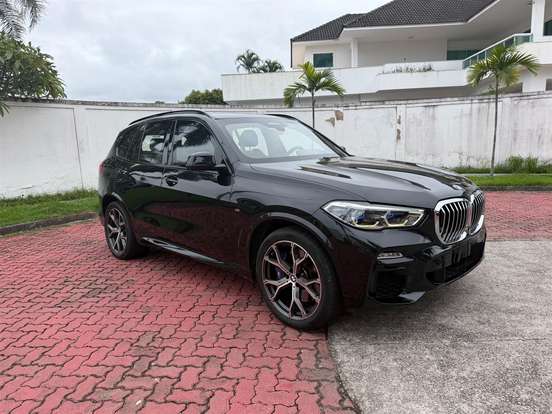 BMW-X5-2021