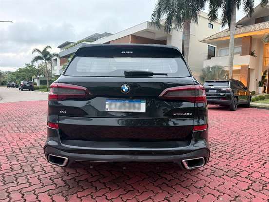 BMW-X5-2021